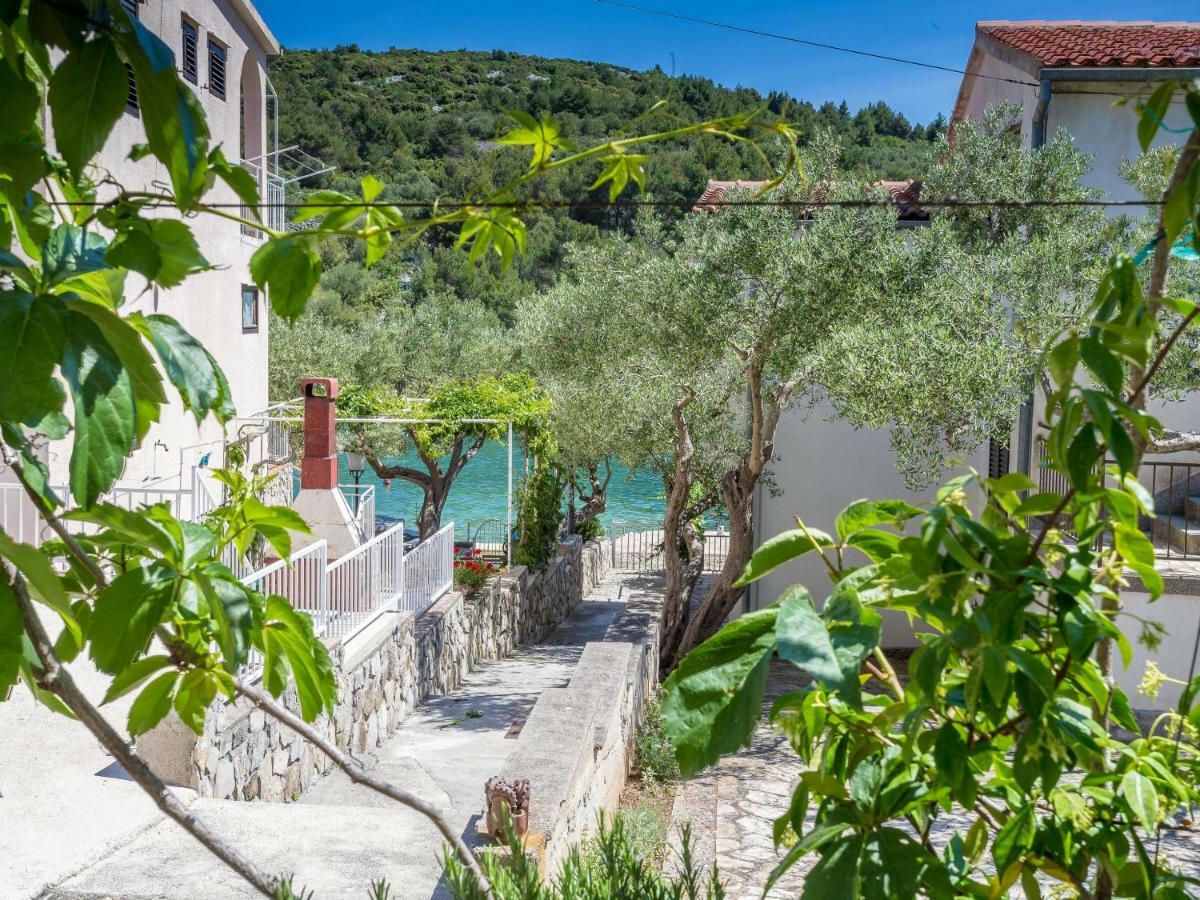 Apartments Antea & Magdalena Pirovac Exterior photo