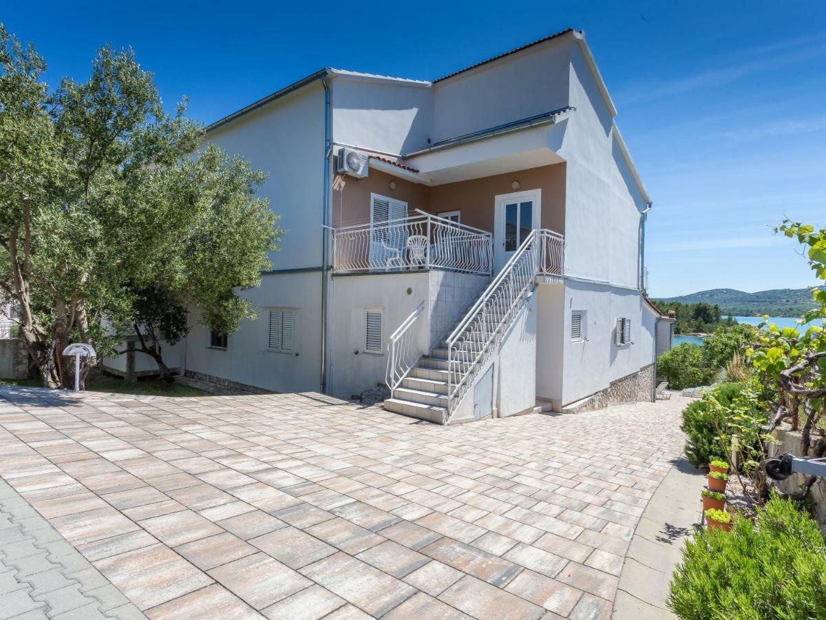 Apartments Antea & Magdalena Pirovac Exterior photo